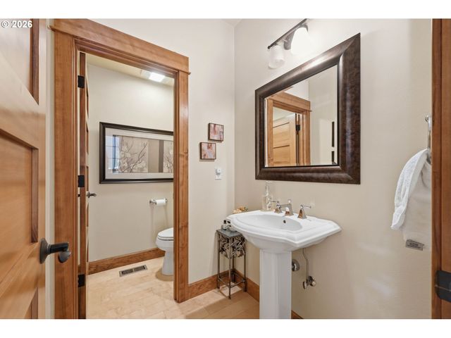 2909 LORD BYRON Pl, Eugene, OR 97408