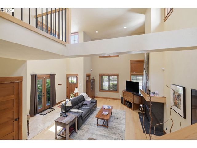 2909 LORD BYRON Pl, Eugene, OR 97408