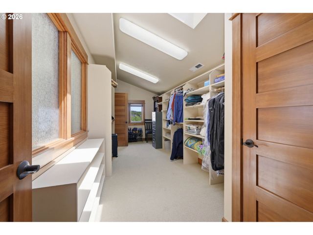 2909 LORD BYRON Pl, Eugene, OR 97408