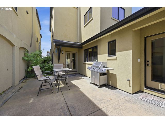 2909 LORD BYRON Pl, Eugene, OR 97408