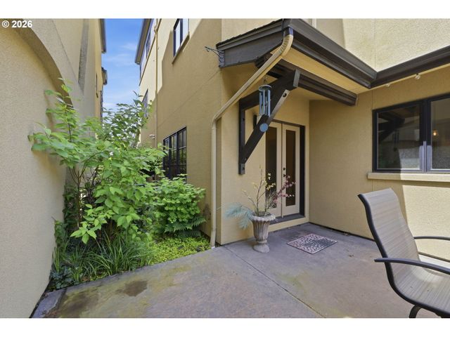2909 LORD BYRON Pl, Eugene, OR 97408