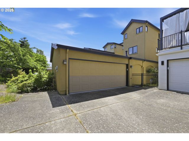 2909 LORD BYRON Pl, Eugene, OR 97408
