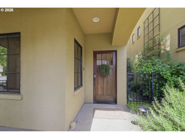 2909 LORD BYRON Pl, Eugene, OR 97408