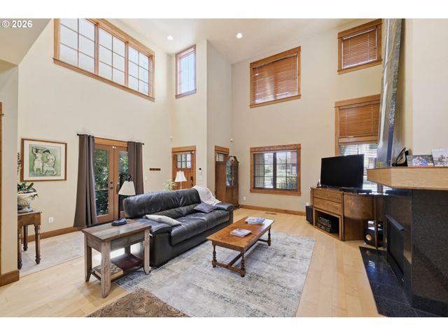 2909 LORD BYRON Pl, Eugene, OR 97408