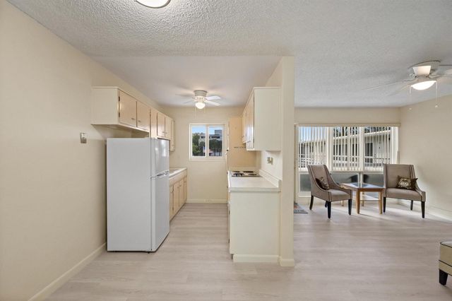 3205 SE 7th Street 206, Pompano Beach, FL 33062