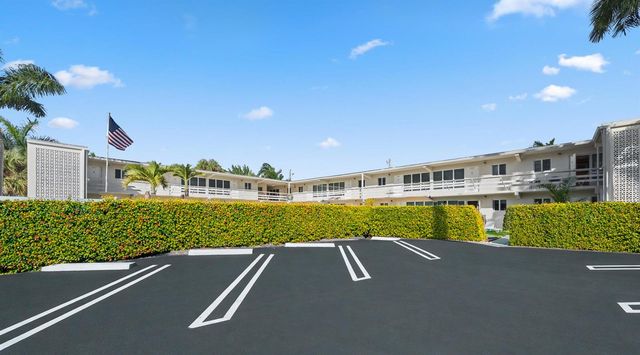 3205 SE 7th Street 206, Pompano Beach, FL 33062