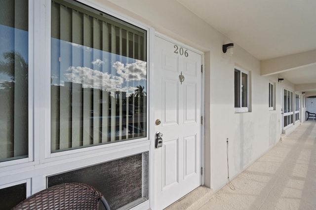 3205 SE 7th Street 206, Pompano Beach, FL 33062