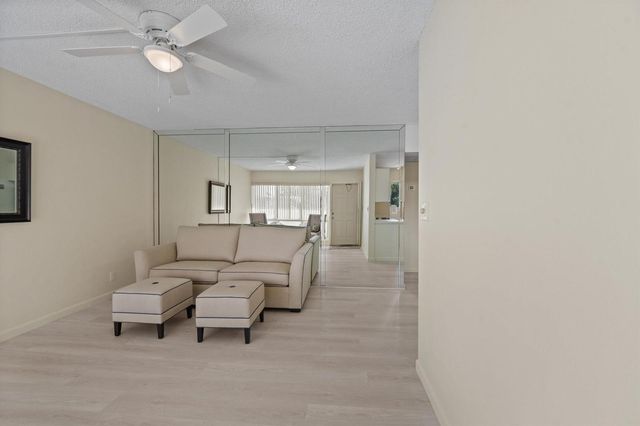 3205 SE 7th Street 206, Pompano Beach, FL 33062