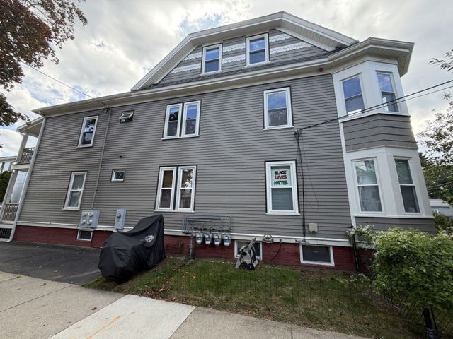 2 Holton St 2B, Medford, MA 02155