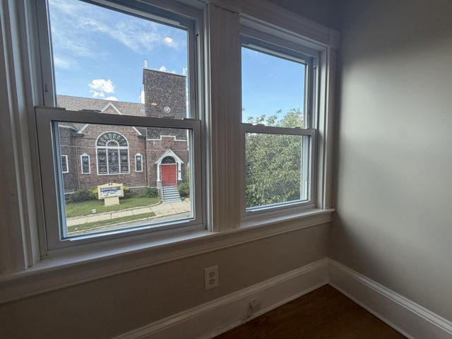 2 Holton St 2B, Medford, MA 02155
