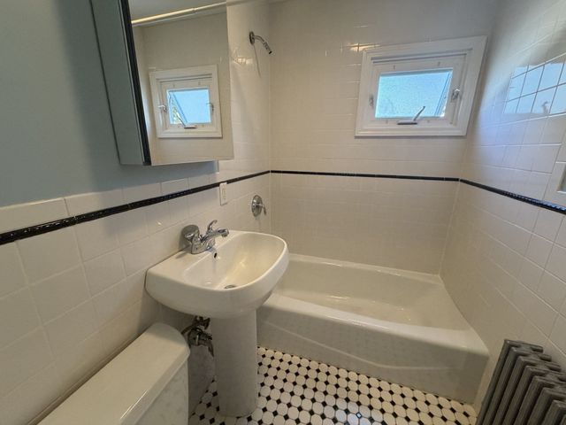 2 Holton St 2B, Medford, MA 02155