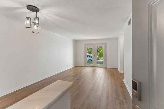 6680 Charlotte Pike Apt C1, Nashville, TN 37209