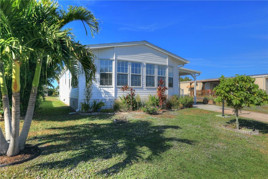 838 Wren Circle, Barefoot Bay, FL 32976