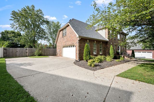 212 Comer Cir, Murfreesboro, TN 37128