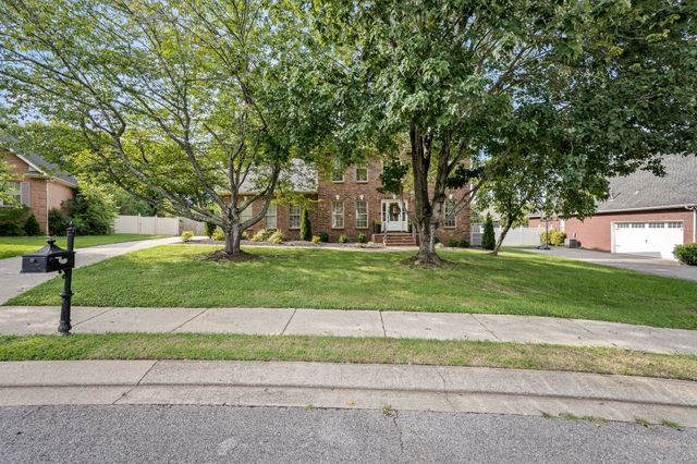 212 Comer Cir, Murfreesboro, TN 37128