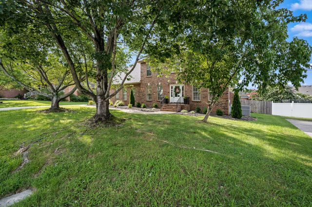 212 Comer Cir, Murfreesboro, TN 37128