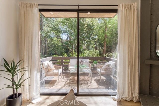 21900 Marylee Street 293, Woodland Hills (los Angeles), CA 91367