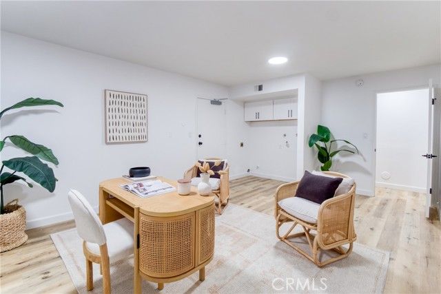 21900 Marylee Street 293, Woodland Hills (los Angeles), CA 91367