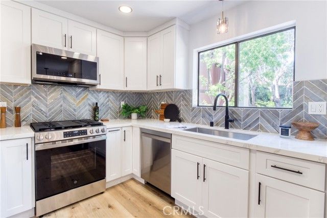 21900 Marylee Street 293, Woodland Hills (los Angeles), CA 91367