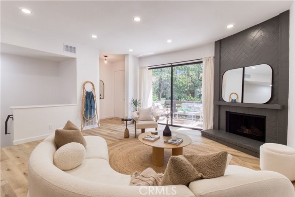 21900 Marylee Street 293, Woodland Hills (los Angeles), CA 91367