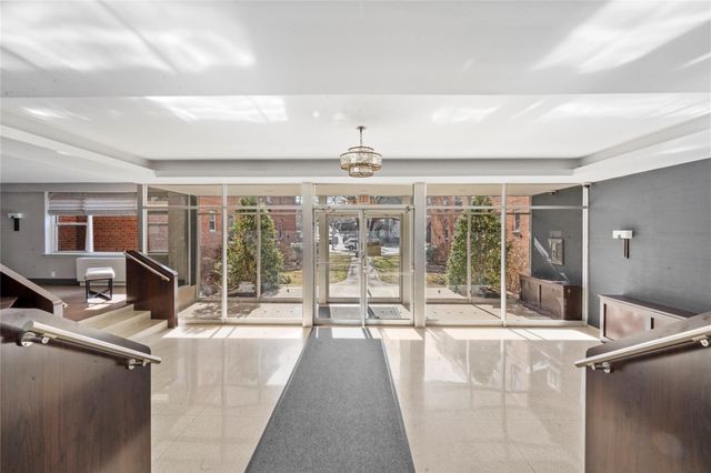 125 Main Street 2N, Port Washington, NY 11050