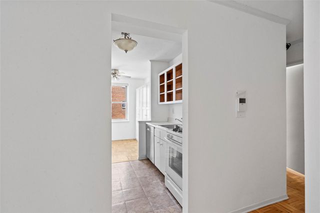 125 Main Street 2N, Port Washington, NY 11050