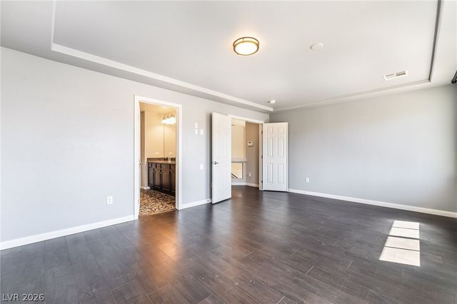 5282 Ledgewood Creek Avenue, Las Vegas, NV 89141