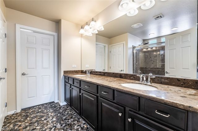 5282 Ledgewood Creek Avenue, Las Vegas, NV 89141