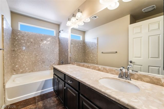 5282 Ledgewood Creek Avenue, Las Vegas, NV 89141