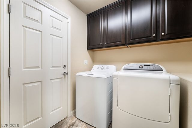 5282 Ledgewood Creek Avenue, Las Vegas, NV 89141