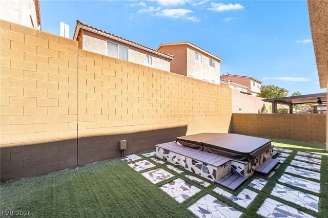 5282 Ledgewood Creek Avenue, Las Vegas, NV 89141