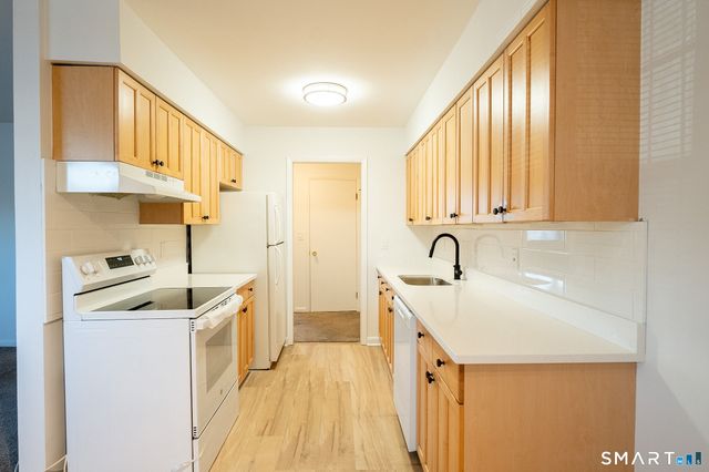 38 Enid Street APT B, Bridgeport, CT 06606