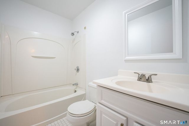 38 Enid Street APT B, Bridgeport, CT 06606