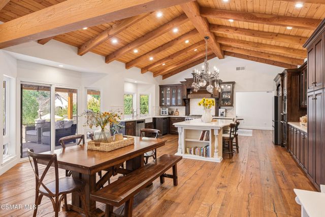 6007 Colodny Drive, Agoura Hills, CA 91301