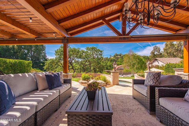 6007 Colodny Drive, Agoura Hills, CA 91301