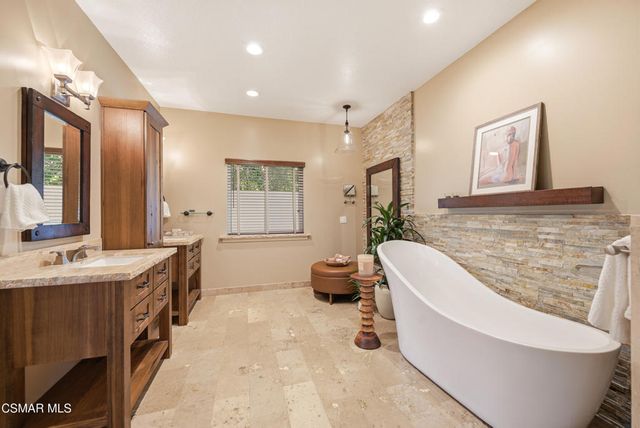 6007 Colodny Drive, Agoura Hills, CA 91301