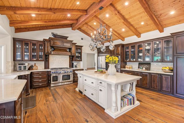 6007 Colodny Drive, Agoura Hills, CA 91301