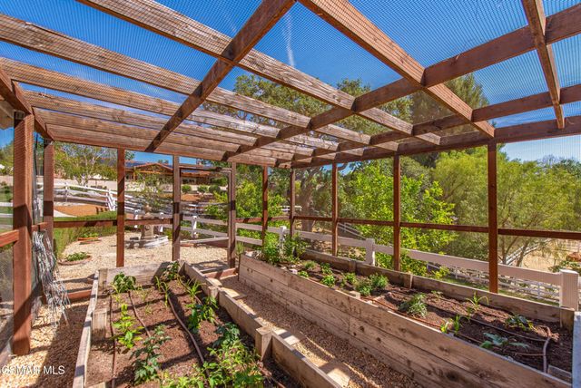 6007 Colodny Drive, Agoura Hills, CA 91301