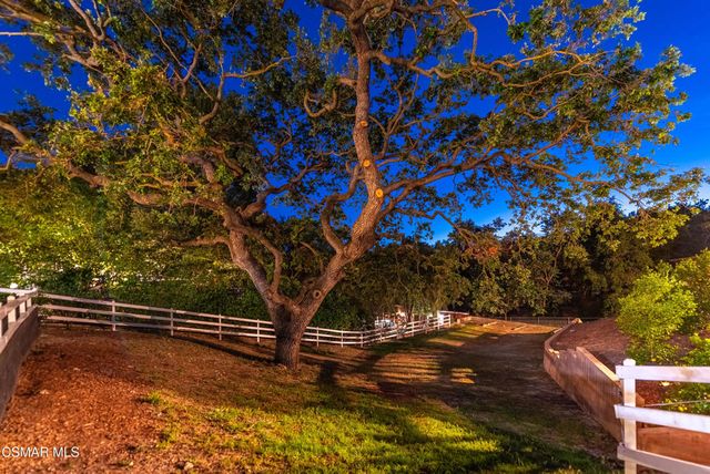 6007 Colodny Drive, Agoura Hills, CA 91301