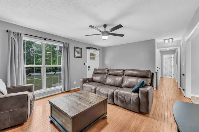 3300 Backridge Rd, Woodlawn, TN 37191