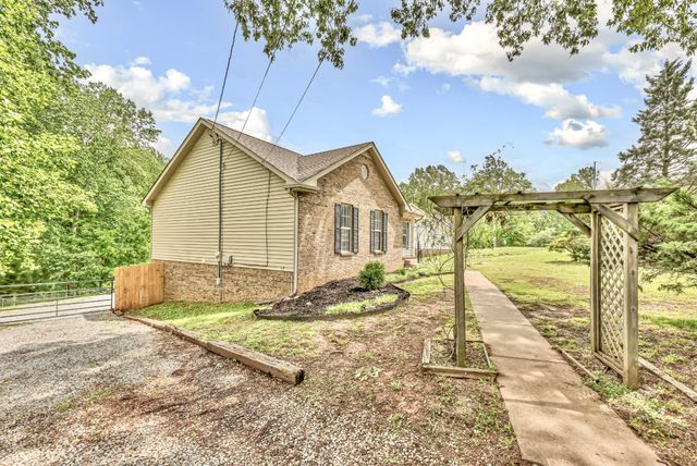 3300 Backridge Rd, Woodlawn, TN 37191