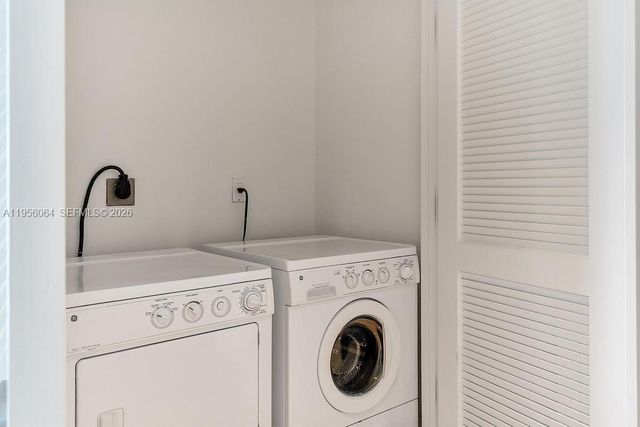 4401 Collins Ave 1712, Miami Beach, FL 33140