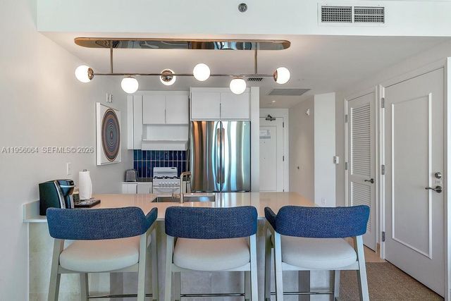 4401 Collins Ave 1712, Miami Beach, FL 33140