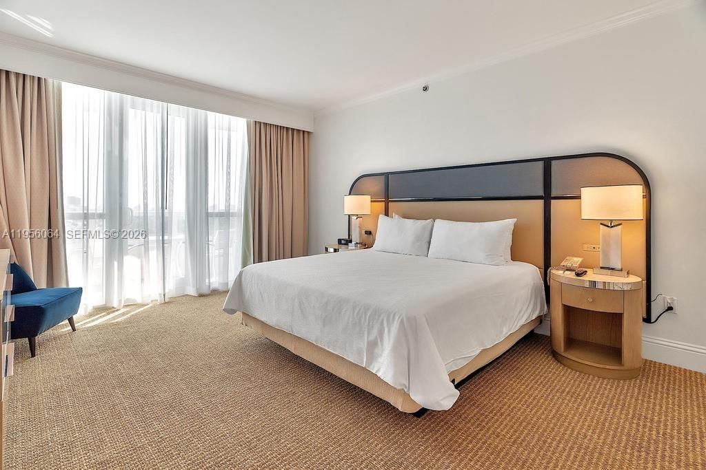 Image 20 of property listing at 4401 Collins Ave 1712, Miami Beach, FL 33140