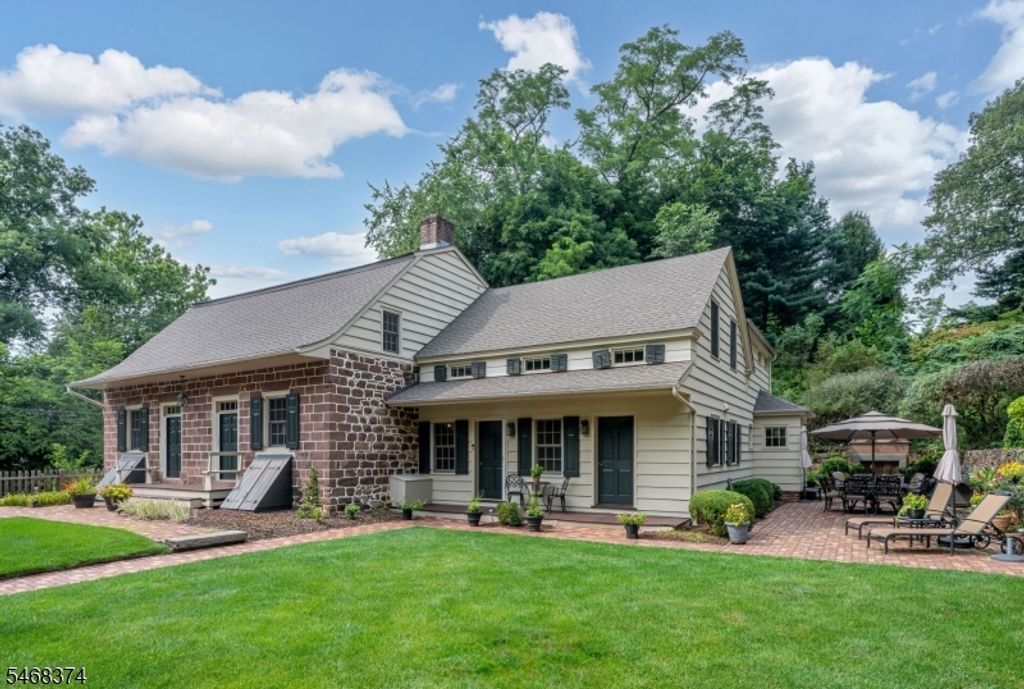 605 E Saddle River Rd, Hohokus Boro, NJ 07423 — exterior
