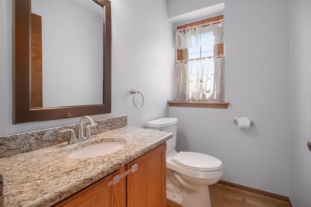 312 Dorchester Way, Milford Vlg, MI 48381