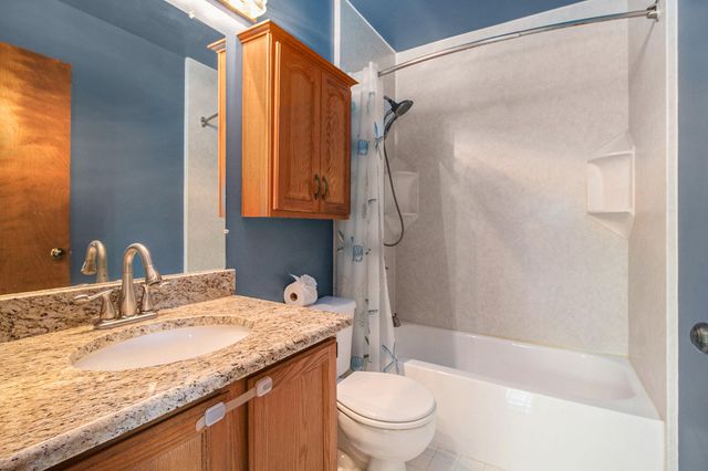 312 Dorchester Way, Milford Vlg, MI 48381