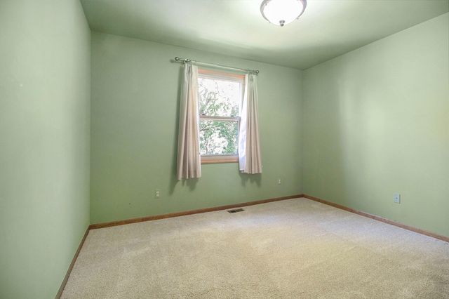 312 Dorchester Way, Milford Vlg, MI 48381