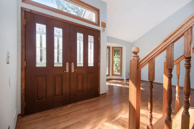 312 Dorchester Way, Milford Vlg, MI 48381