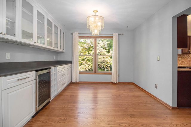 312 Dorchester Way, Milford Vlg, MI 48381